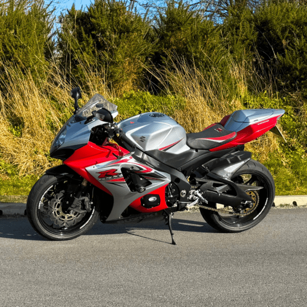 Win This *Isle of Man Edition* Suzuki GSXR 1000 K7 + INSTANT WINS - Image 4