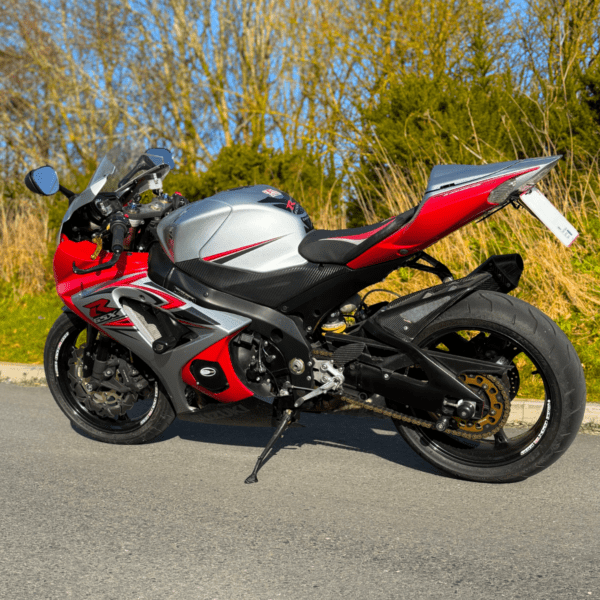 Win This *Isle of Man Edition* Suzuki GSXR 1000 K7 + INSTANT WINS - Image 9