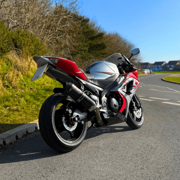 Win This *Isle of Man Edition* Suzuki GSXR 1000 K7 + INSTANT WINS - Image 10